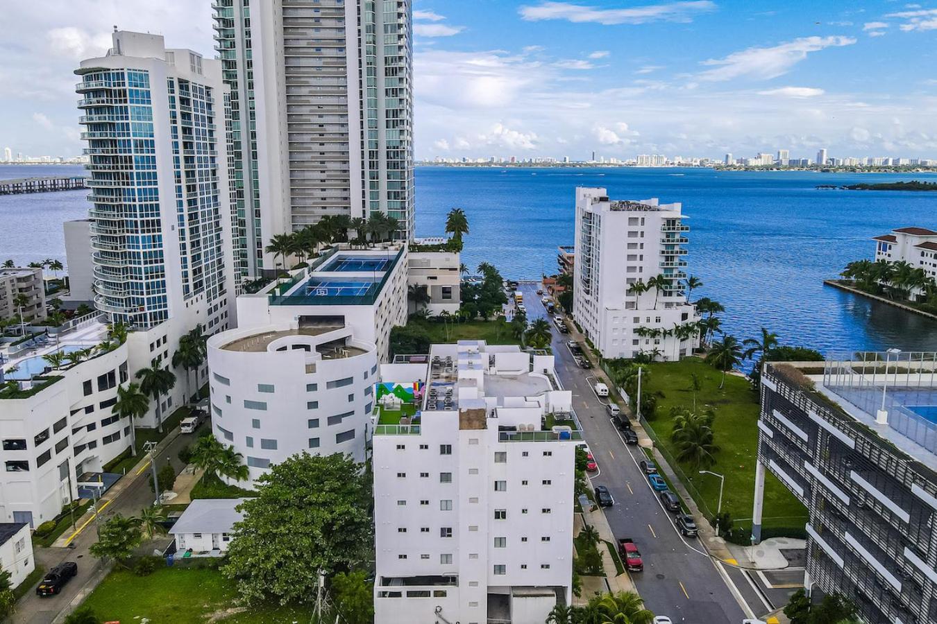 Subtle 2 Bed In Edgewater Near Downtown With Free Parking Lejlighed Miami Eksteriør billede